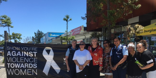 MP_Amy_ADAMS_with_Police_and_Agencies_infront_of_banner.JPG